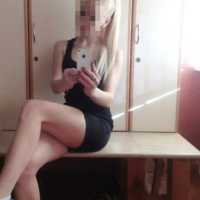 Erdemli Bölgesindeki Büyüleyici Escort: Siyah Saçlı ve İnce Beli İle Dikkat Çeken